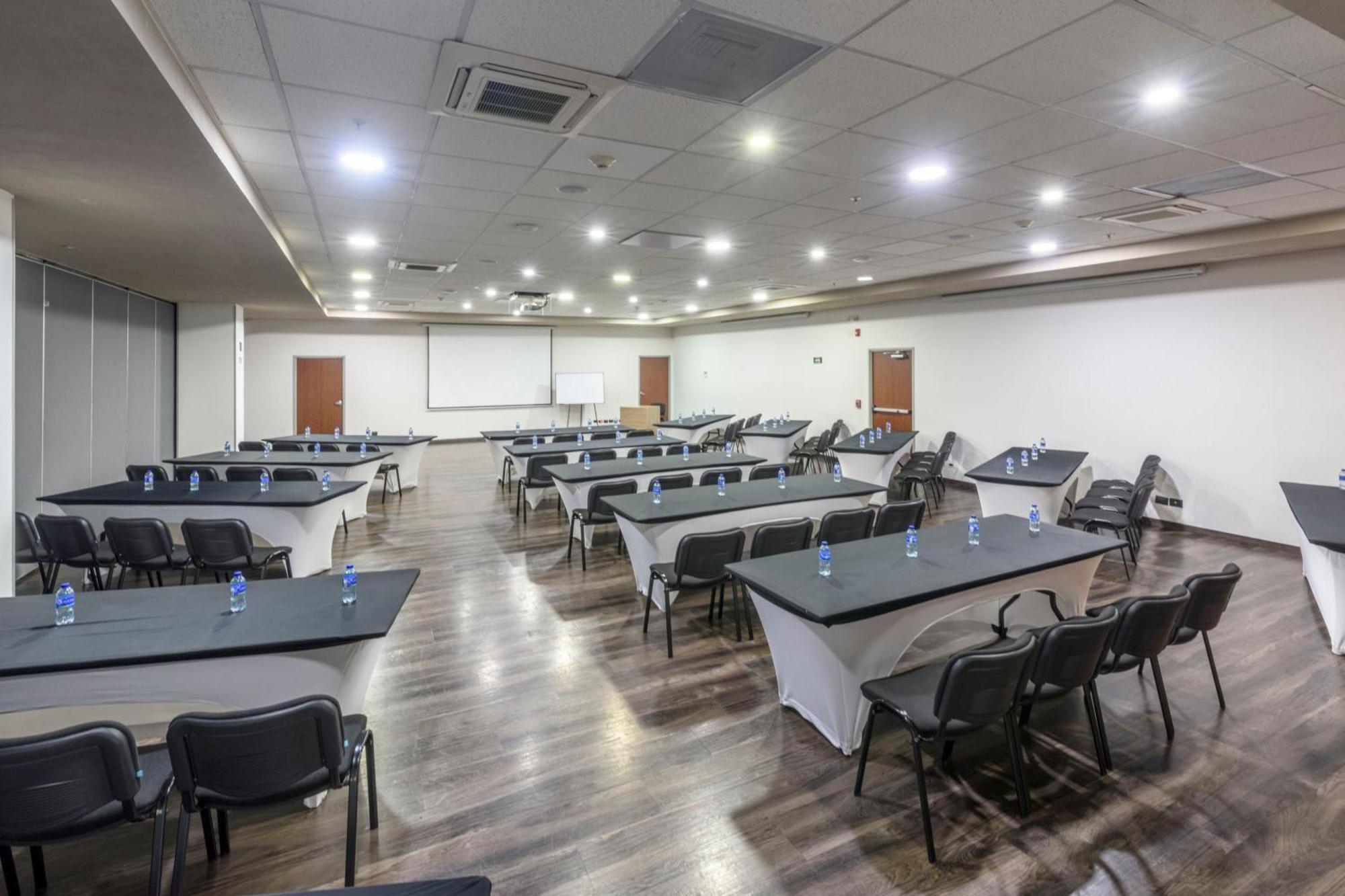 City Express Plus By Marriott Bogota Aeropuerto Exterior photo