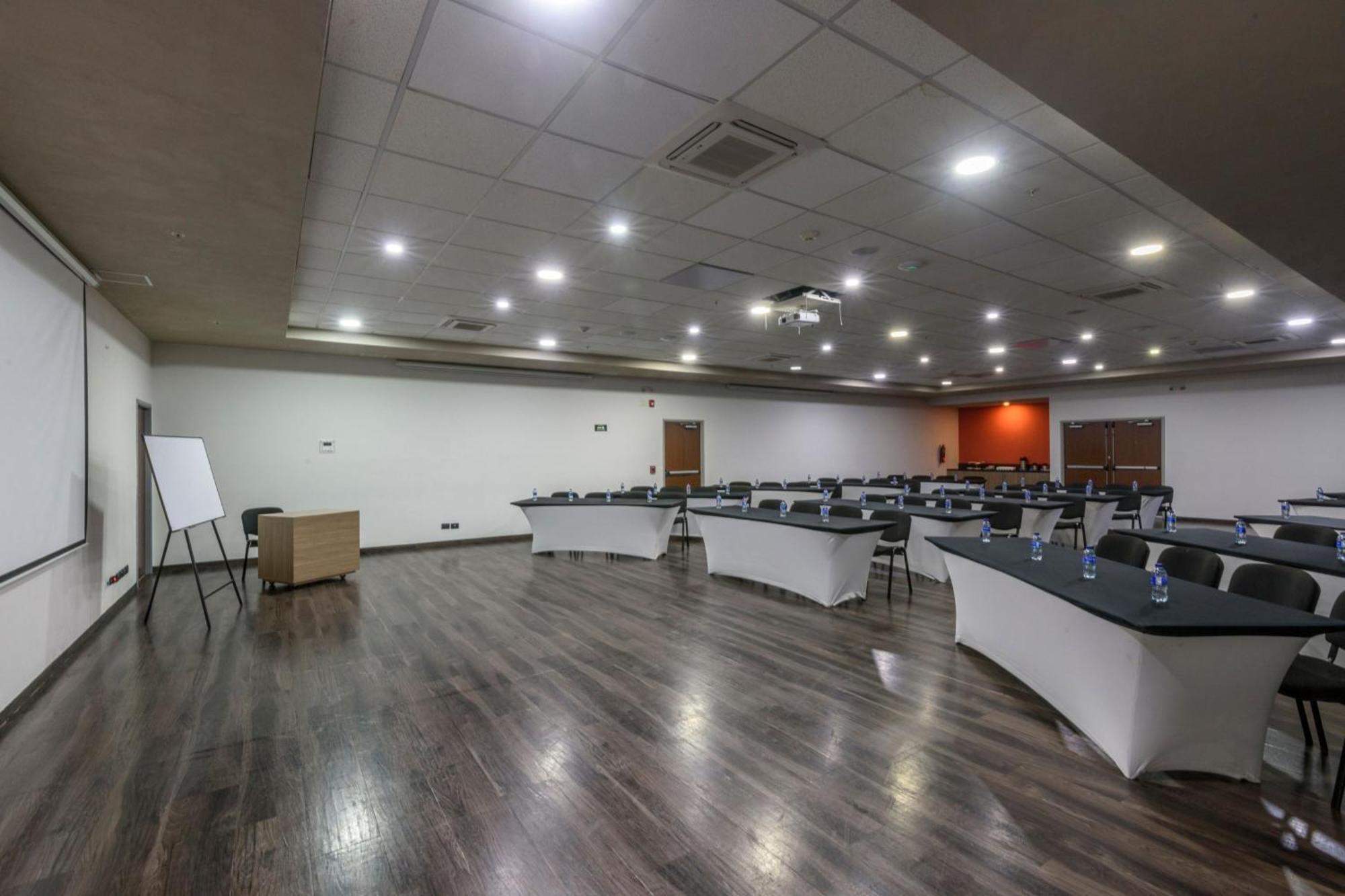 City Express Plus By Marriott Bogota Aeropuerto Exterior photo
