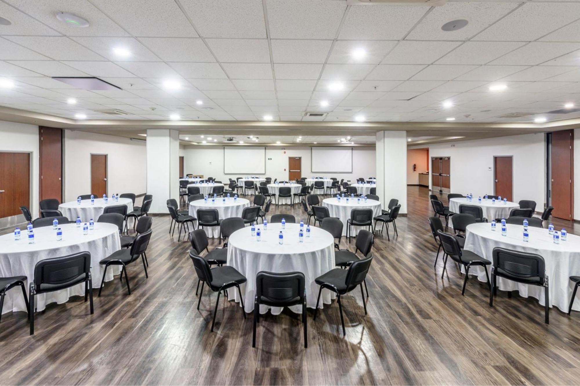City Express Plus By Marriott Bogota Aeropuerto Exterior photo
