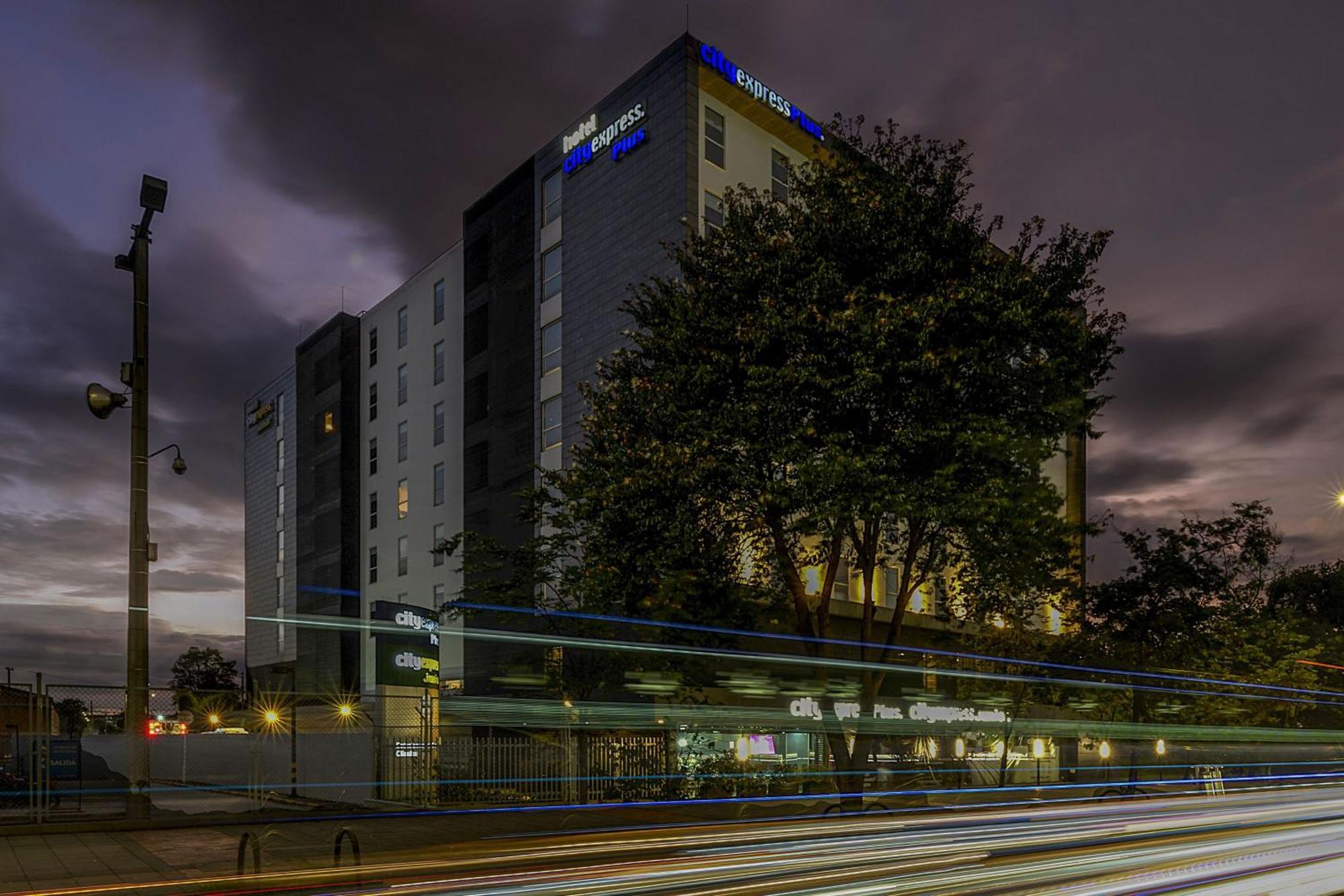City Express Plus By Marriott Bogota Aeropuerto Exterior photo